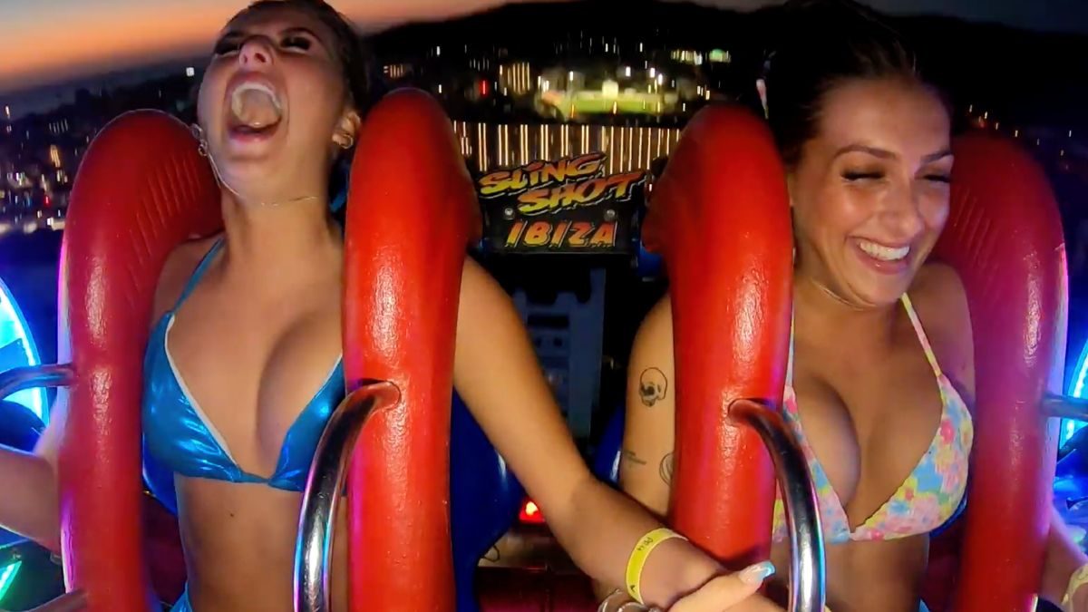 Het Ibiza Slingshot ritje van Megan en Ella