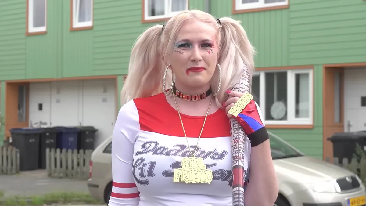 Internet kan uit: Collin treft IrisQueen als date in zijn slaapkamer