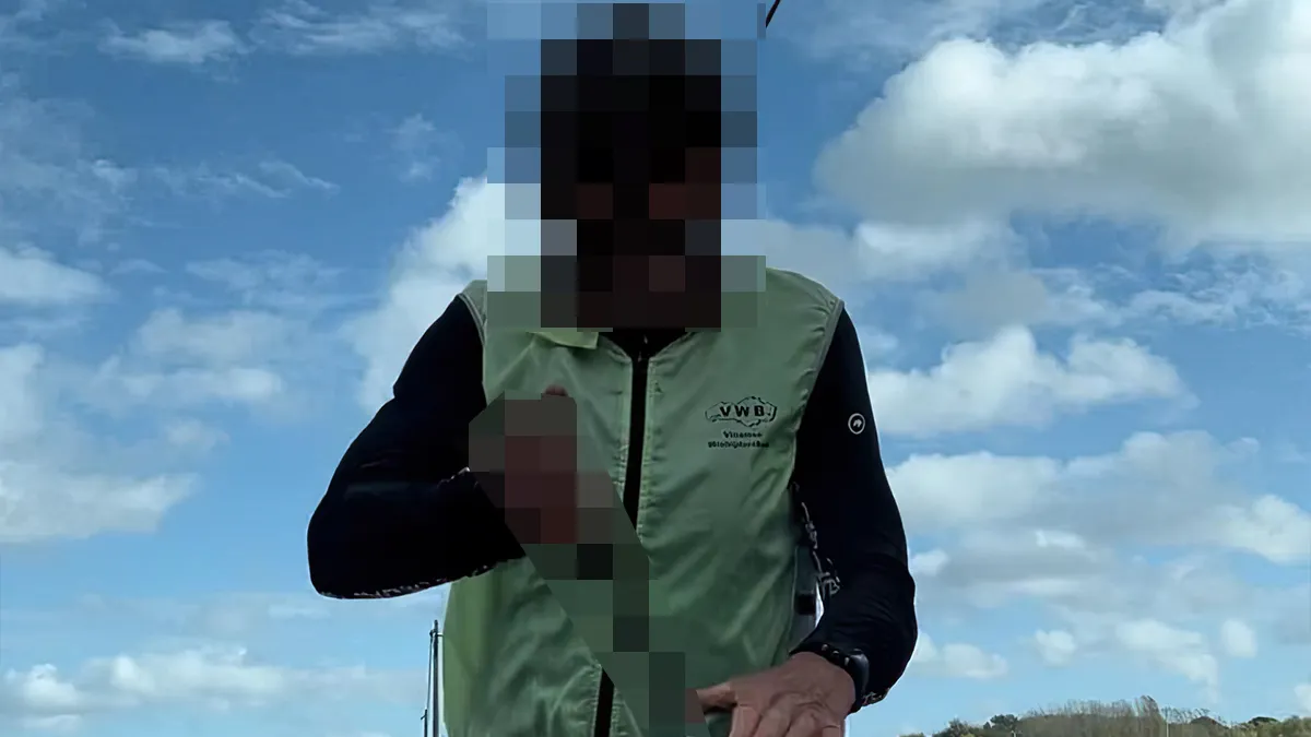 thumb vk wielrenner met mes