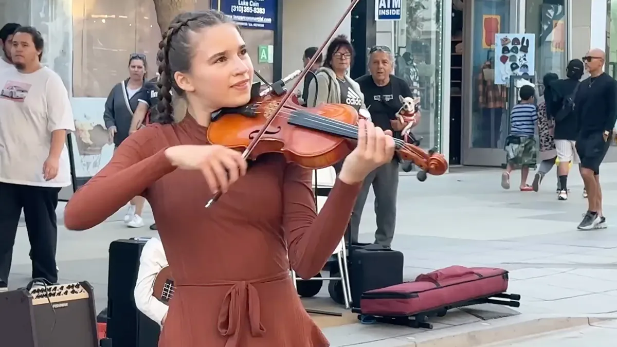 thumb vk 15 jarige violist karolina protsenko maakt de straat vrolijker met i want to break free van queen