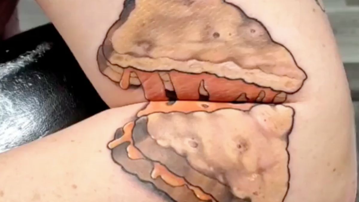 Stretchy grilled cheese tattoo is best geinig, voor iemand anders