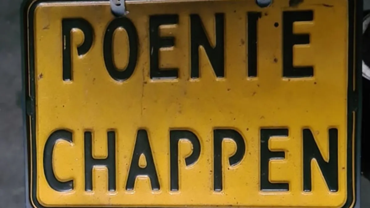 thumb vk scooterrijder in waalwijk valt op met bijzonder kenteken poenie chappen