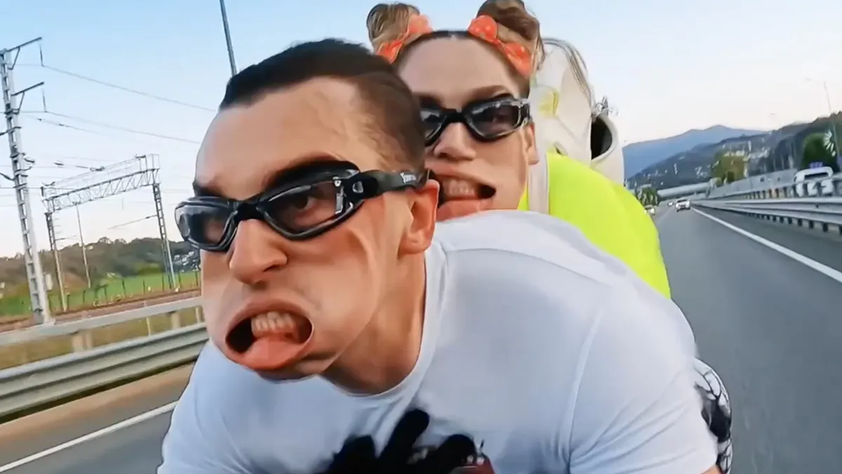 thumb vk waaghalzen zonder helm gaan keihard op hun bikes