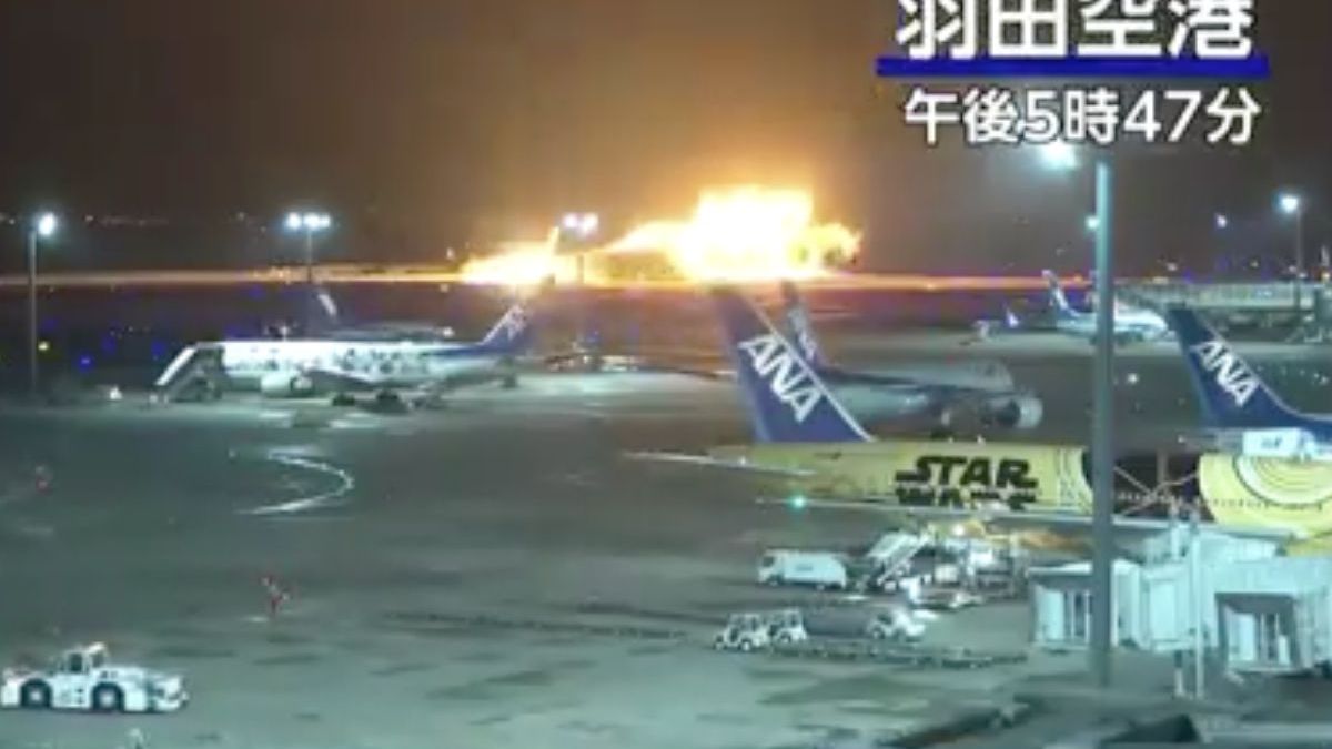 Japan Airlines vliegtuig in brand na explosie op luchthaven Tokio