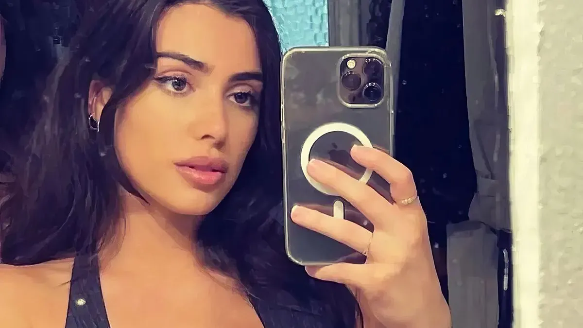 thumb vk kanye west deelt opnieuw pikante fotos van zijn vrouw bianca censori