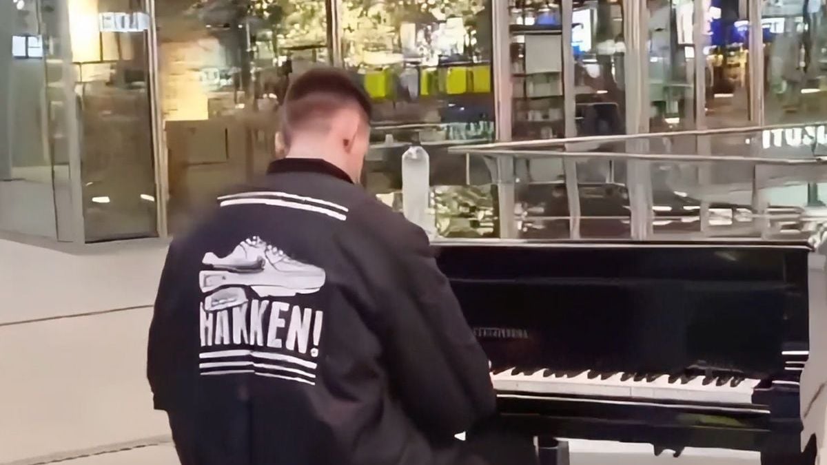 Ondertussen op Utrecht Centraal na nachtje Thunderdome