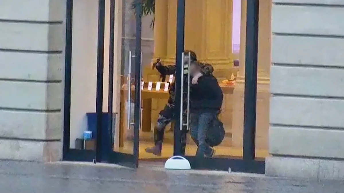thumb vk gijzeling apple store amsterdam hot item want er komt een documentaire en een film