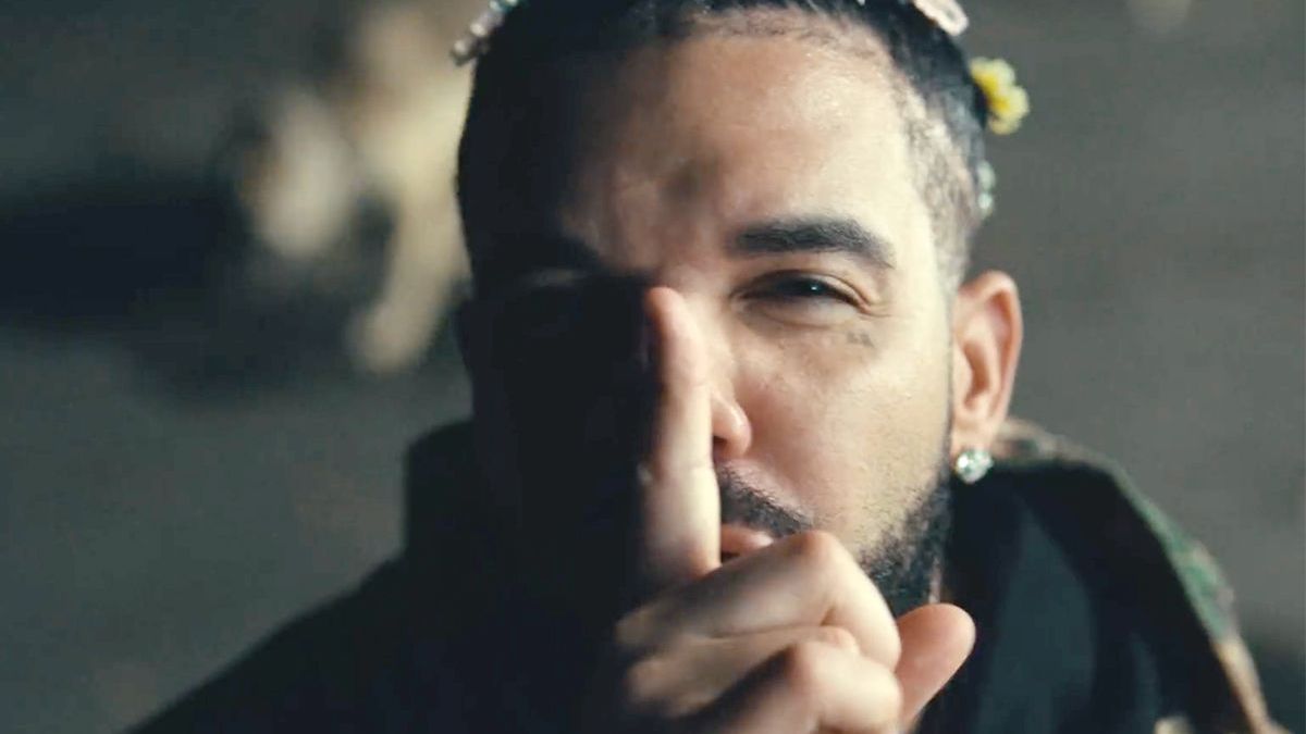 Nee joh, er is gewoon een pikante video van Drake gelekt en deze gaat rond op social media