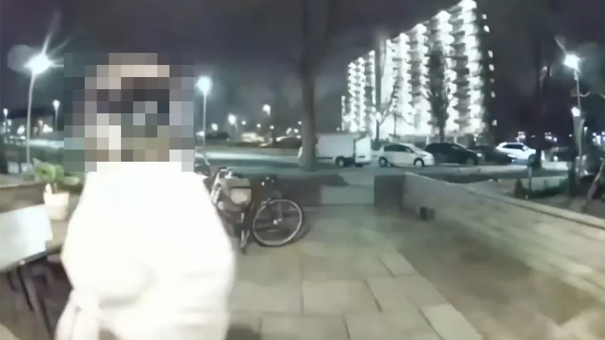 thumb vk de buurvrouw vind je feestje niet leuk en belt boos aan