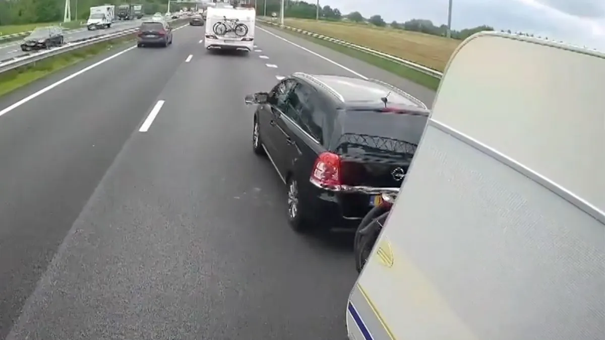 thumb vk het caravan seizoen is begonnen gewoon doorduwen met je sleurhut