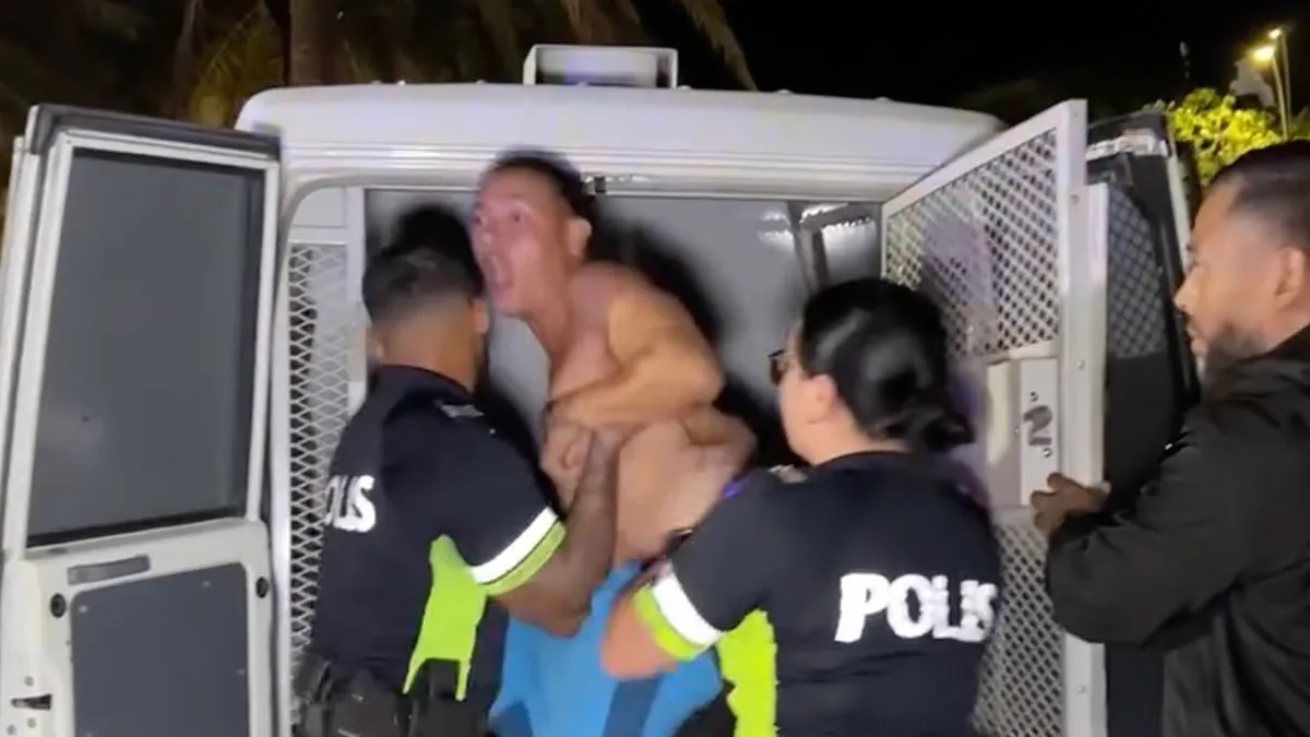 thumb vk man wordt gearresteerd maar draait door als hij ziet dat zijn vrouw zijn telefoon heeft