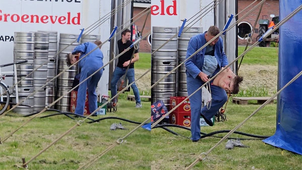 Huh, is dat nu Boer Harm zonder masker die zich om staat te kleden voor een optreden?