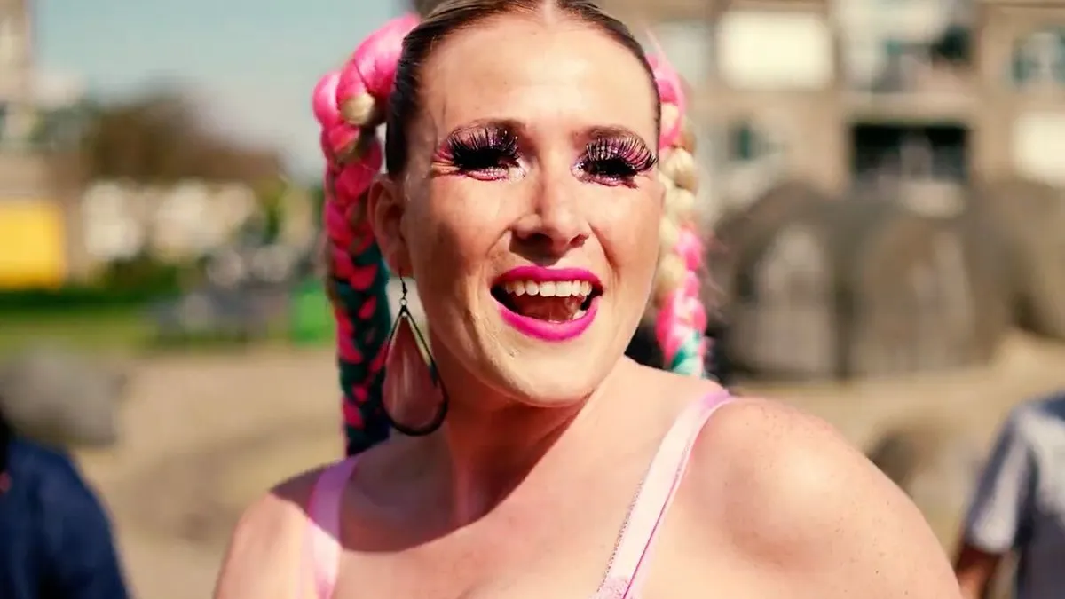 thumb vk irisqueen brengt online uit en zal binnenkort offline aangeklaagd worden door k3