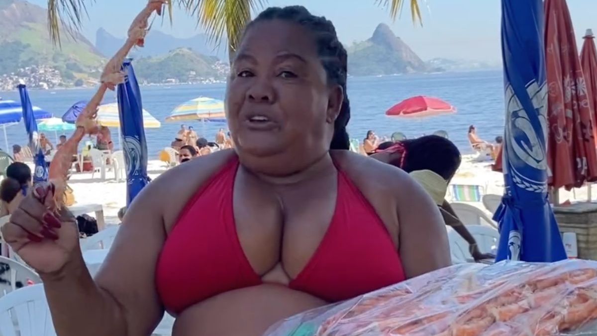 Braziliaanse strandverkoopster klinkt als de mug in je slaapkamer