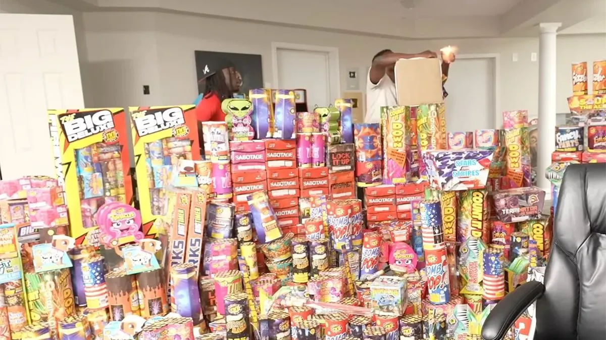 thumb vk kai cenat en mrbeast laten livestream eindigen met een grote vuurwerkknal in huis