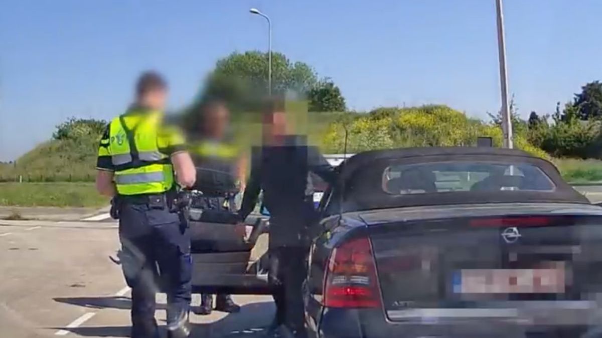 Bestuurder aangehouden op A73 in “spookvoertuig” met gestolen kentekenplaten