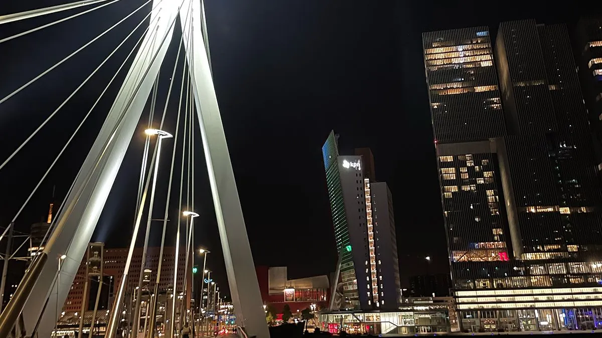 thumb vk dode na steekpartij bij erasmusbrug verdachte zou allahoe akbar hebben geroepen