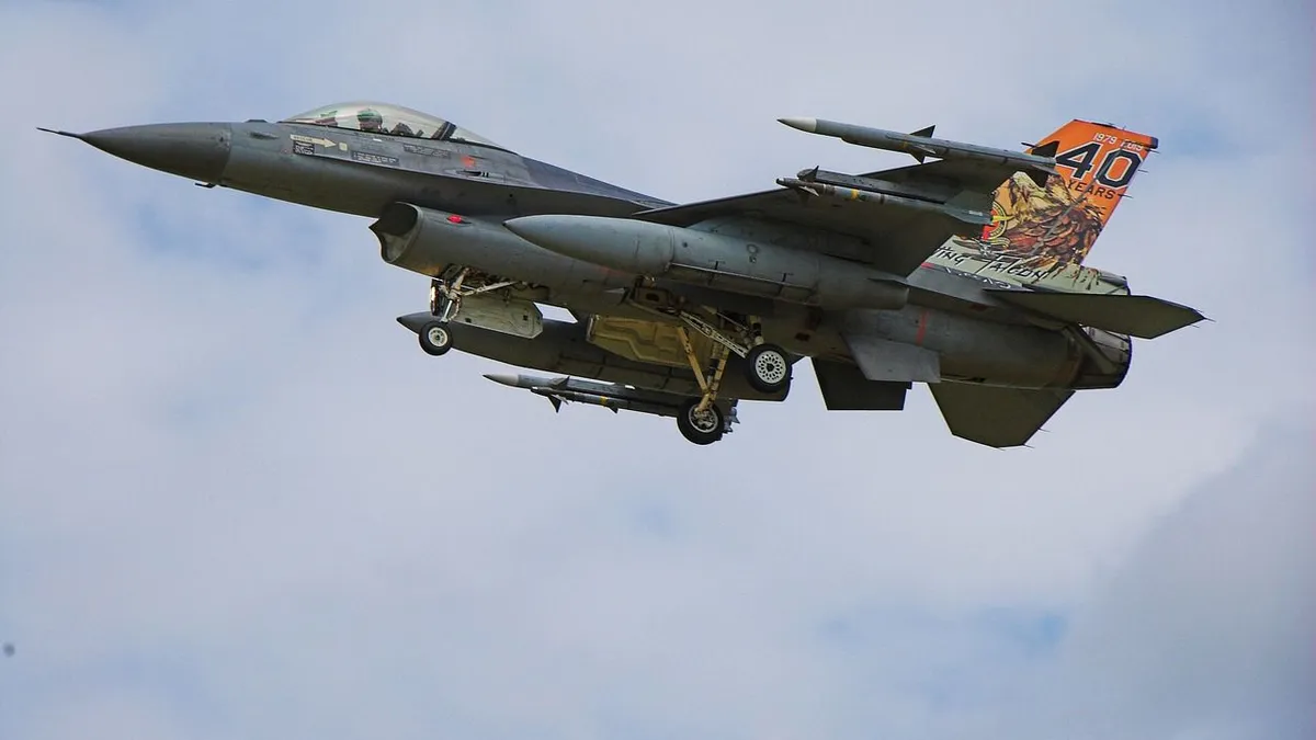 thumb vk livestream afscheidsceremonie f 16 formatie doet afscheidsronde boven nederland