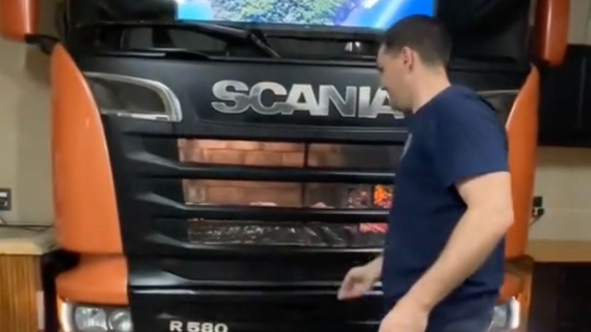 Dikke Scania R580 in de keuken om lekker vlees te verbranden