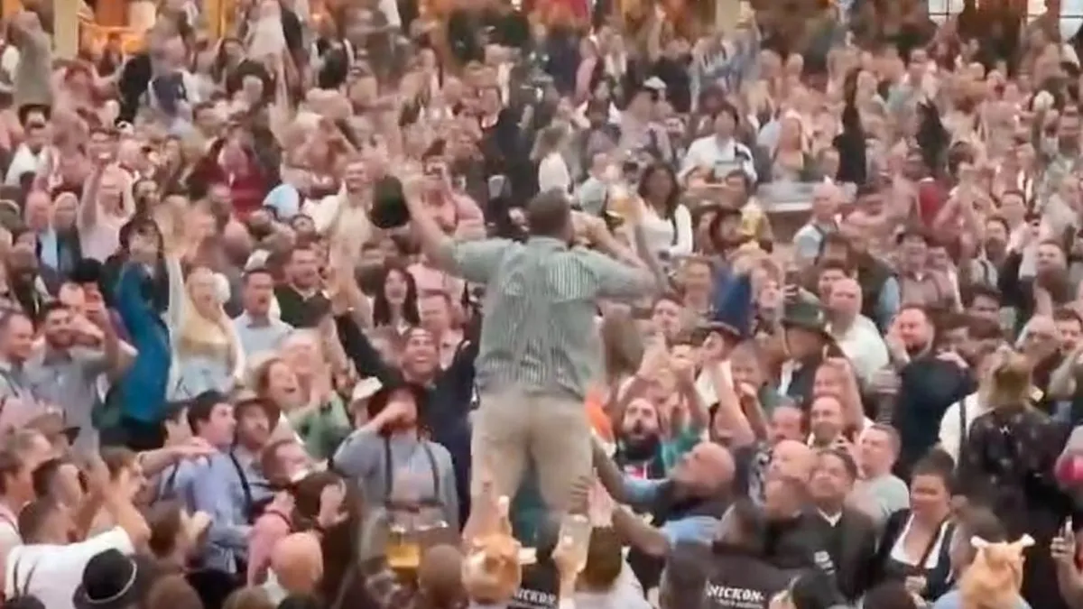 thumb vk biertje atten mag echt niet tijdens oktoberfest