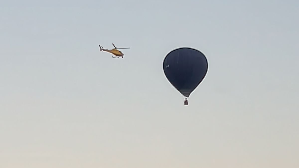 Luchtballon in Veenendaal krijgt hulp van ANWB-helikopter