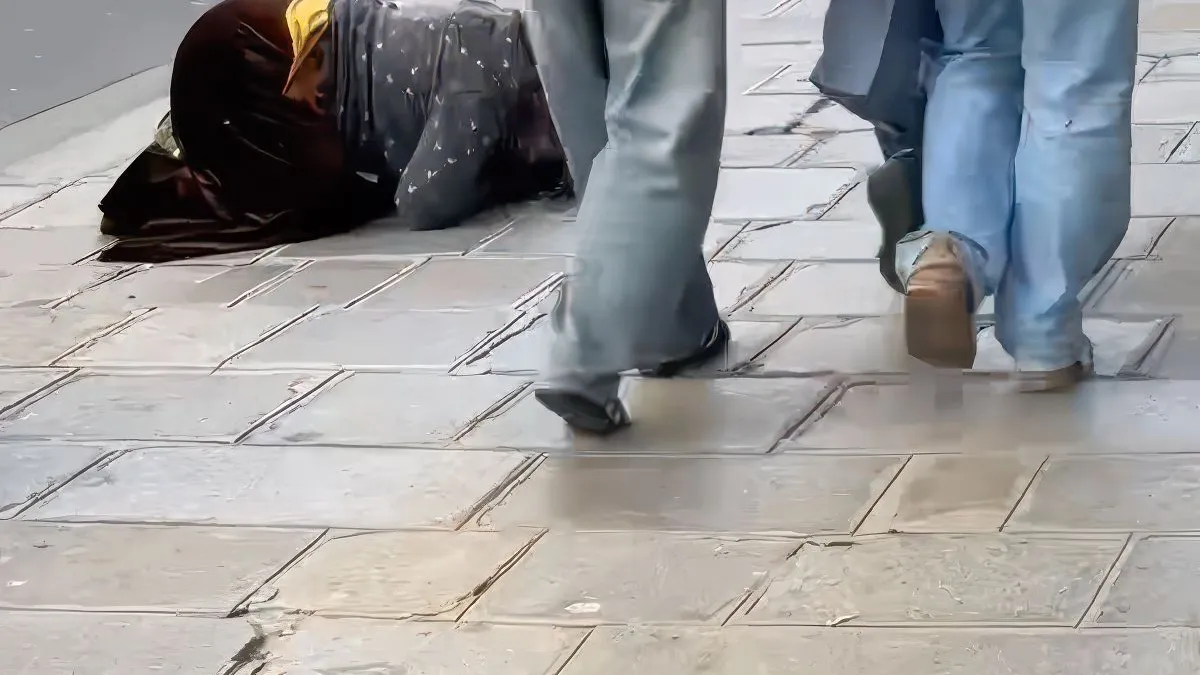 thumb vk zwerver in parijs heeft gewoon een iphone 16