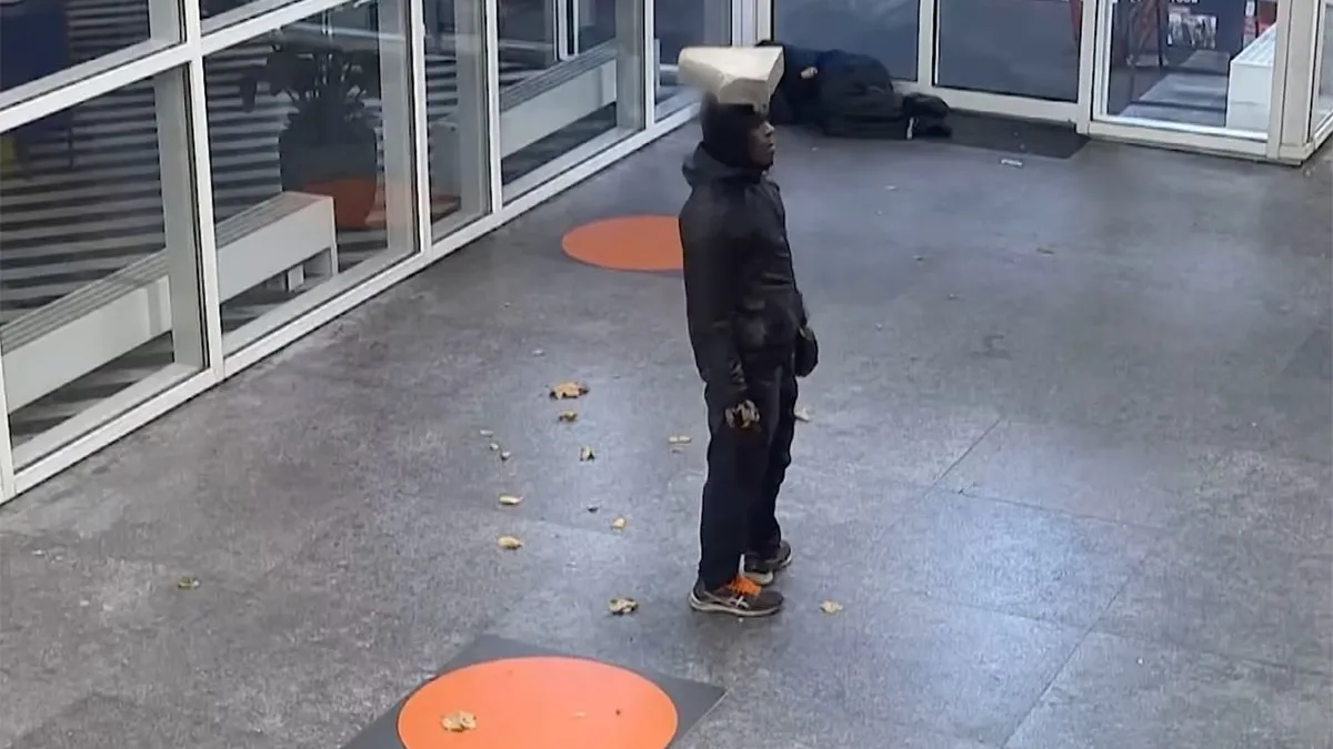 thumb vk politie rotterdam op zoek naar man die stoeptegel op hoofd gooit van slapende dakloze man