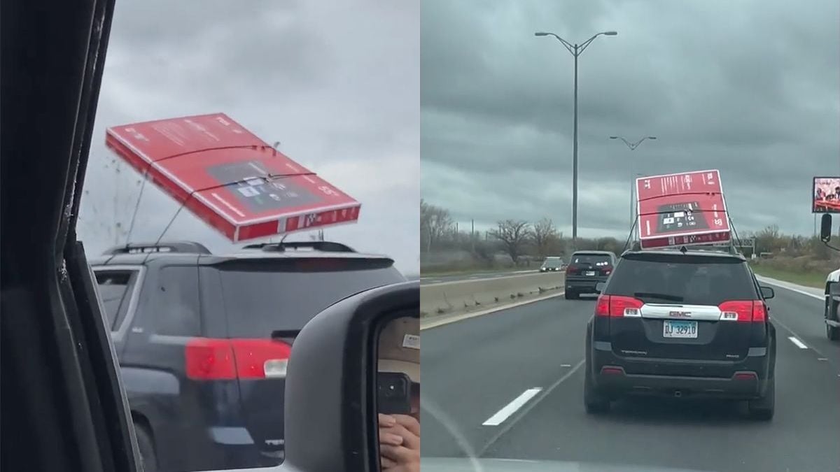 Televisie doet dansje op het dak van een auto