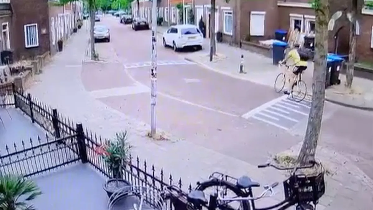 thumb vk eigenaar van tuinhekje in eindhoven kan ook smakelijk lachen om fietsers