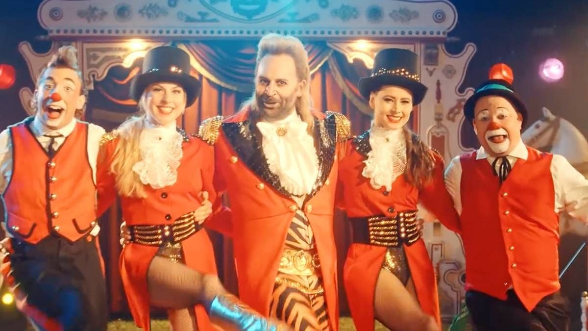 Carnaval 2025: Vieze Jack is met "Ja Tada" de directeur van Circus Carnaval