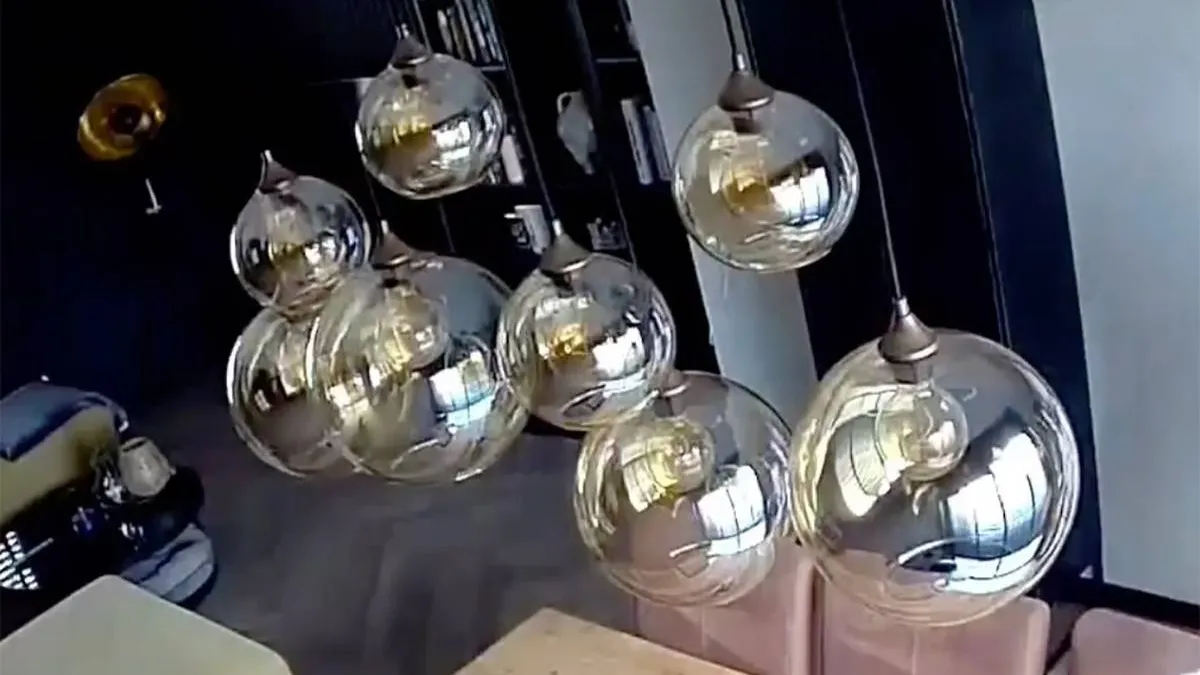 thumb vk nieuwe mooie lamp dus even schoonmaken wait for it