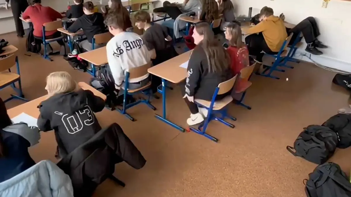 thumb vk als je geen zin hebt in school doe dan mee met de trend om de les uit te sneaken