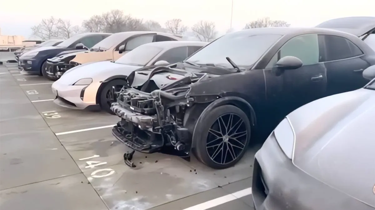 thumb vk inbrekers slaan hun slag bij porsche dealer uitgelekte beelden laten gigantische ravage zien