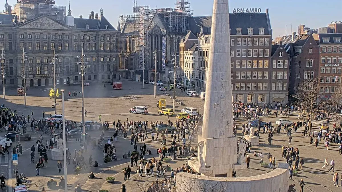 thumb vk steekpartij bij de dam in amsterdam vijf gewonden en een aanhouding