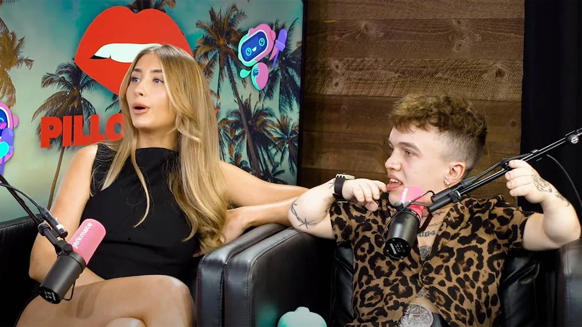 thumb vk tiny smallz probeert lily phillips te versieren in pillow talk