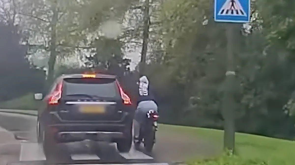 thumb vk fatbike treft verkeerde automobilist om van de weg te duwen