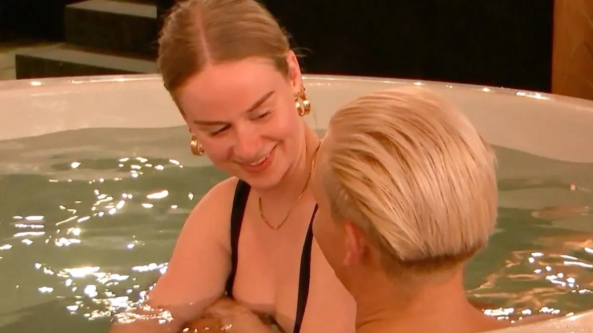 thumb vk ondertussen in lang leve de liefde toby zoekt hitte op in hottub en dat is heel ongemakkelijk