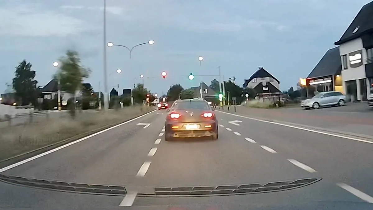 thumb_vk_Bestuurder_die_zelf_niet_kan_rijden_beschuldigt_een_ander_van_slecht_rijgedrag