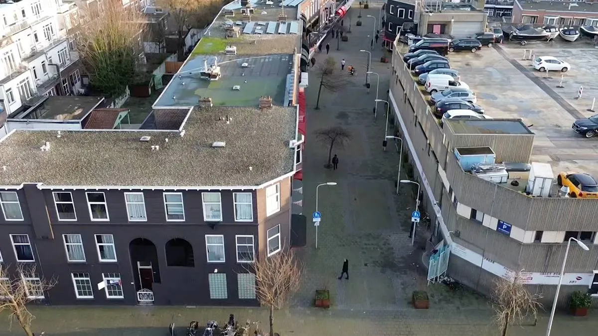 thumb_vk_Drone_vliegt_naar_een_plek_waar_elke_man_wil_zijn