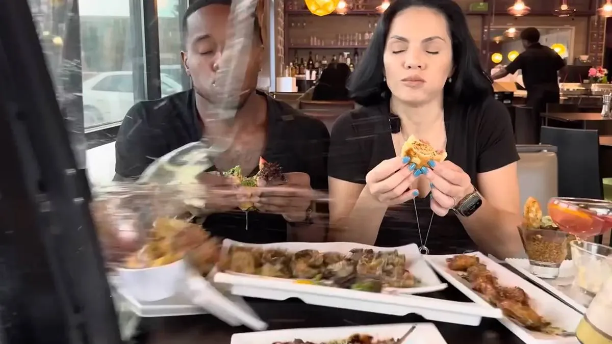 thumb_vk_Binnenrijdende_auto_verstoort_opnames_YouTube_video_in_restaurant