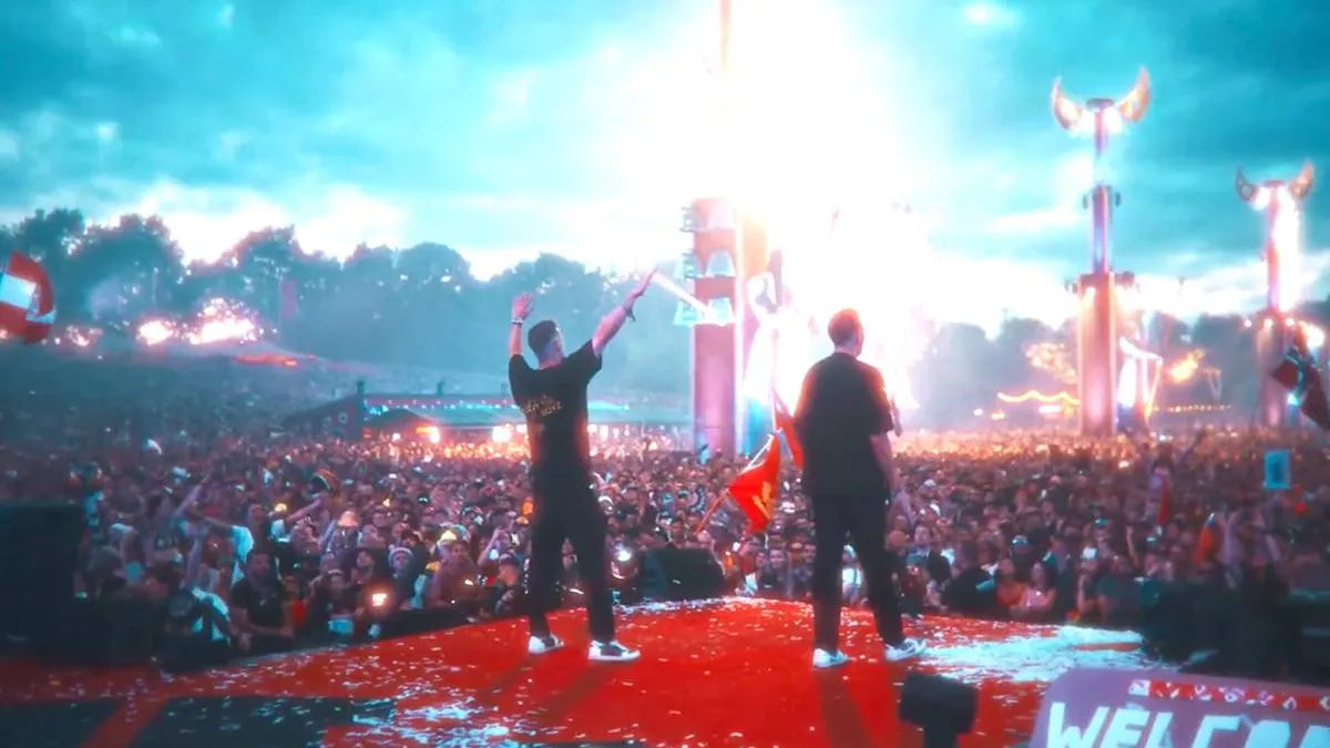 thumb_vk_Als_je_echt_ruzie_met_de_buren_wil_dan_slinger_je_Berlin_van_D_Block_S_te_Fan_en_DJ_Isaac_aan