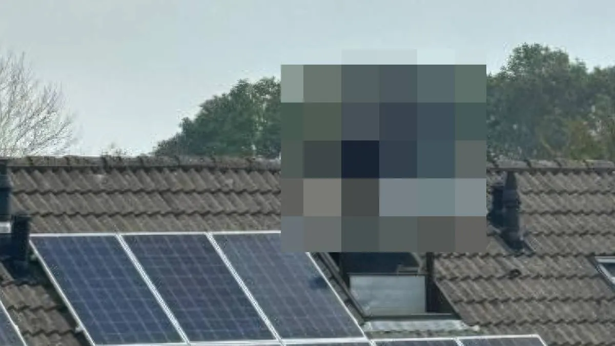 thumb_vk_Bizar_Overleden_man_aangetroffen_op_dak_in_Roelofarendsveen