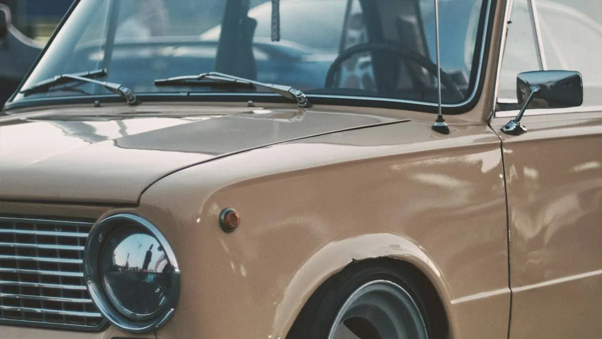 thumb_vk_De_gekste_goedkope_autos_die_je_nu_kunt_scoren