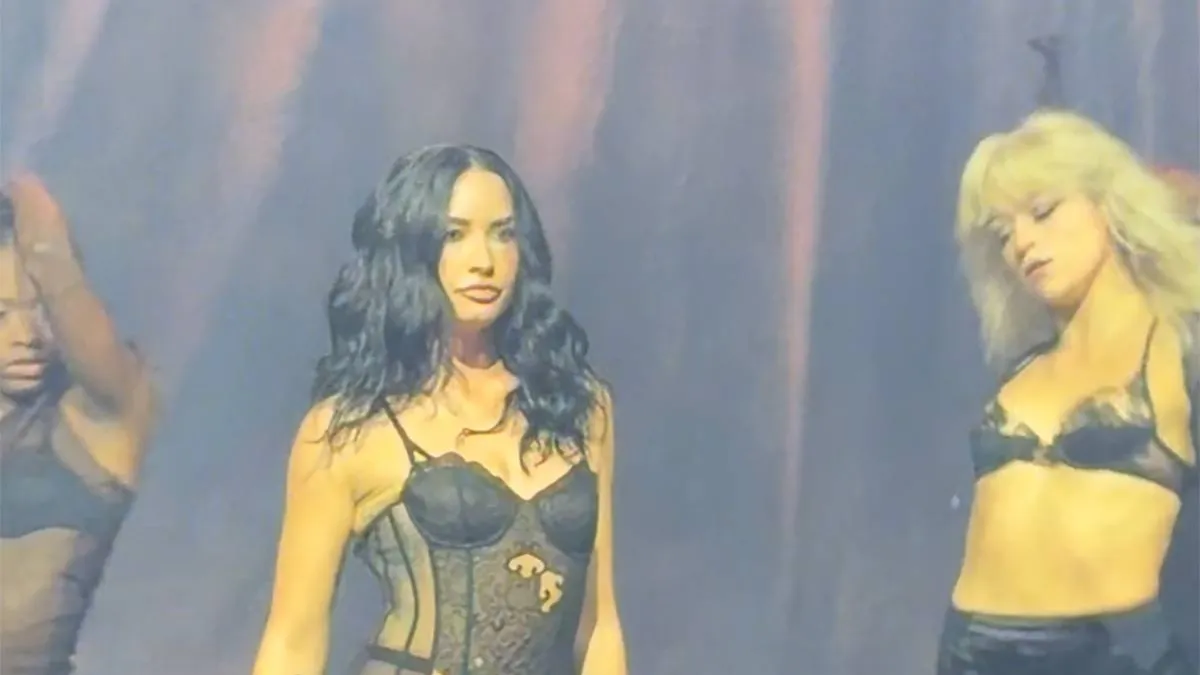 thumb_vk_Demi_Lovato_verkoopt_zichzelf_straks_uit