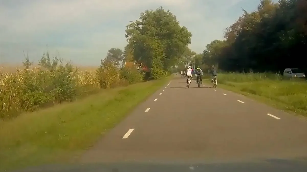 thumb_vk_Fietser_van_de_weg_trappen_als_wielrenner_dan_ben_je_en_buitencategorie