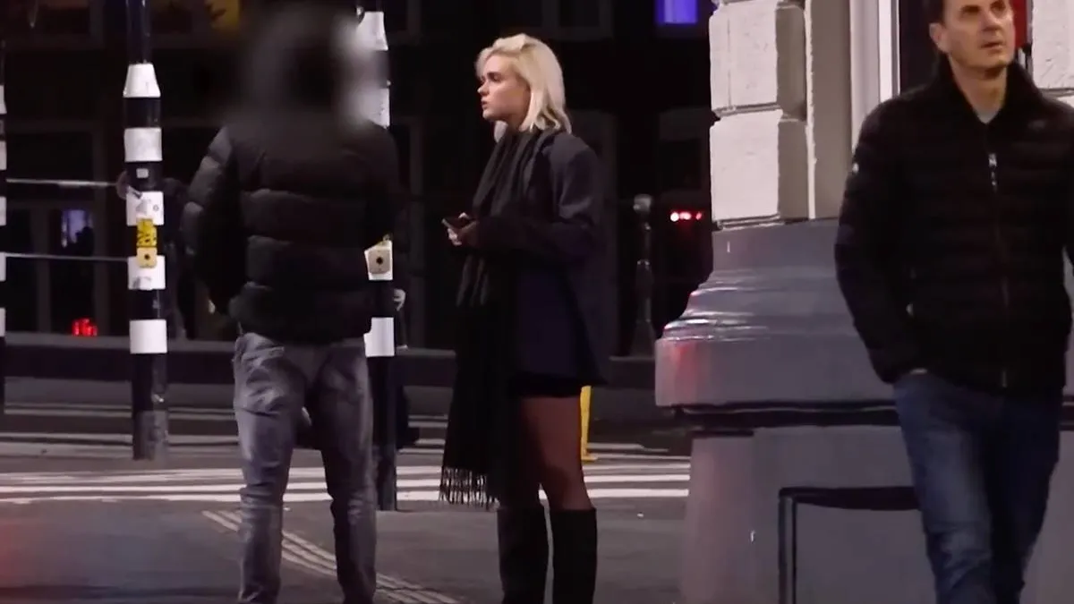 thumb_vk_Wil_je_een_massage_straatintimidatie_in_Amsterdam_gefilmd_met_verborgen_camera