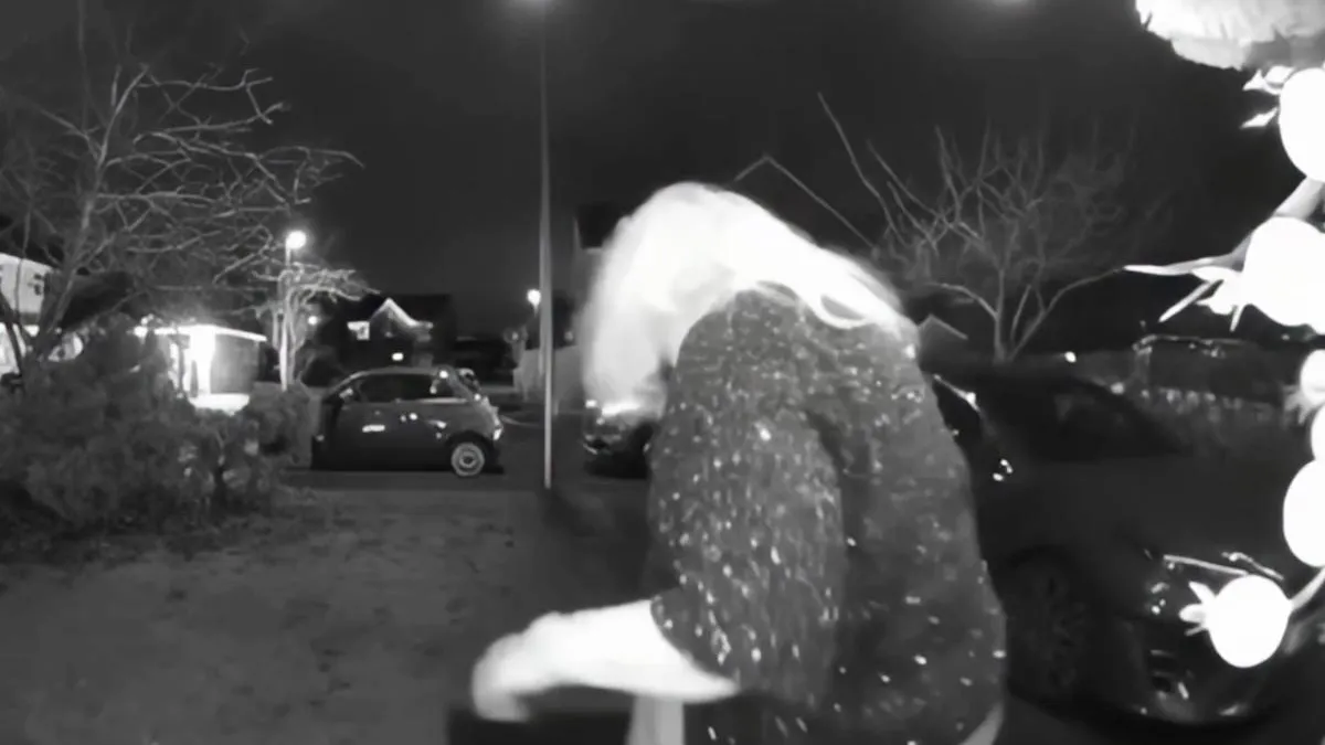 thumb_vk_Camera_van_deurbel_laat_zien_dat_mama_een_geslaagde_eerste_kerstdag_heeft_gehad