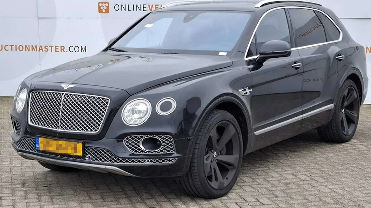 thumb_vk_Kostbare_Bentley_van_Ali_B_gaat_onder_de_hamer_en_ja_het_is_echt_zijn_kenteken