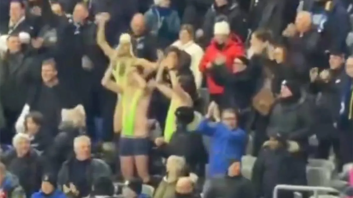 thumb_vk_Club_Brugge_fans_vijf_dagen_de_cel_in_Kazachstan_in_vanwege_Borat_string