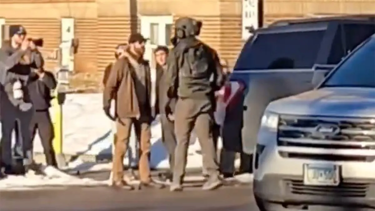 thumb_vk_Nieuwe_beelden_Alex_Pretti_eerder_deze_maand_in_confrontatie_met_federale_agenten